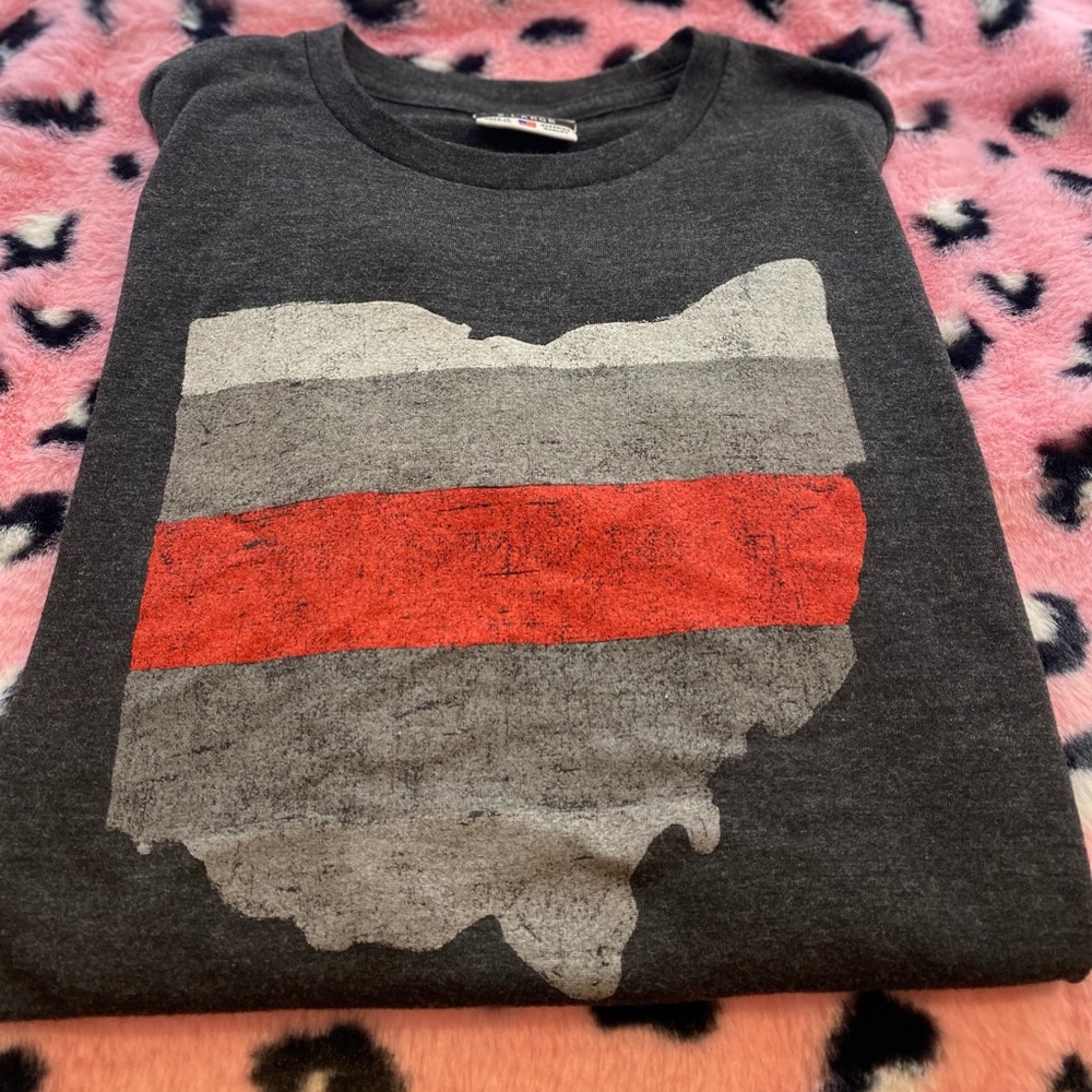 Ohio shirt says XL on the tag but it fits like a small